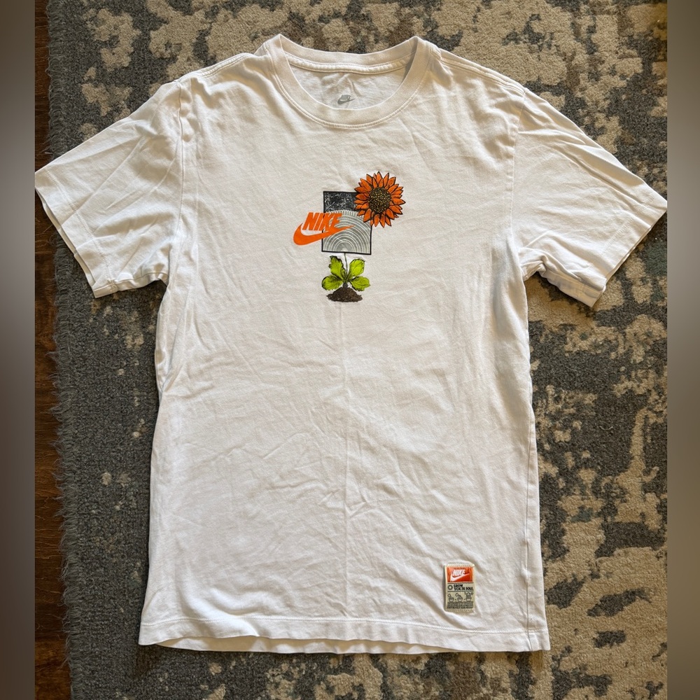 Men’s Nike “Grow Your Sole” Tee Size Small